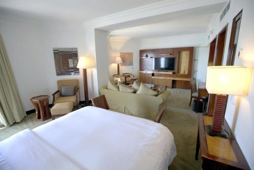Hilton Luxor Resort & Spa - image 3