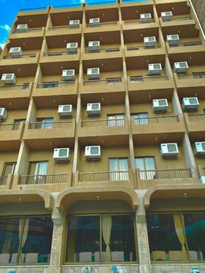 hotel shady - image 21