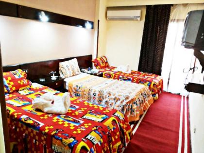 hotel shady - image 26