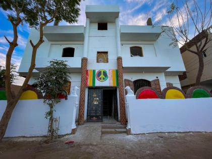 Peace & Freedom Guesthouse & Restaurant